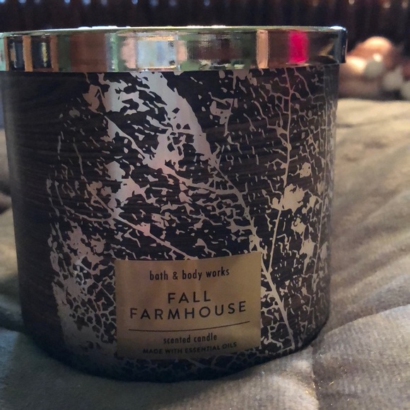 Bath and Body Works 3 Wick Candle (Fall Farmhouse)